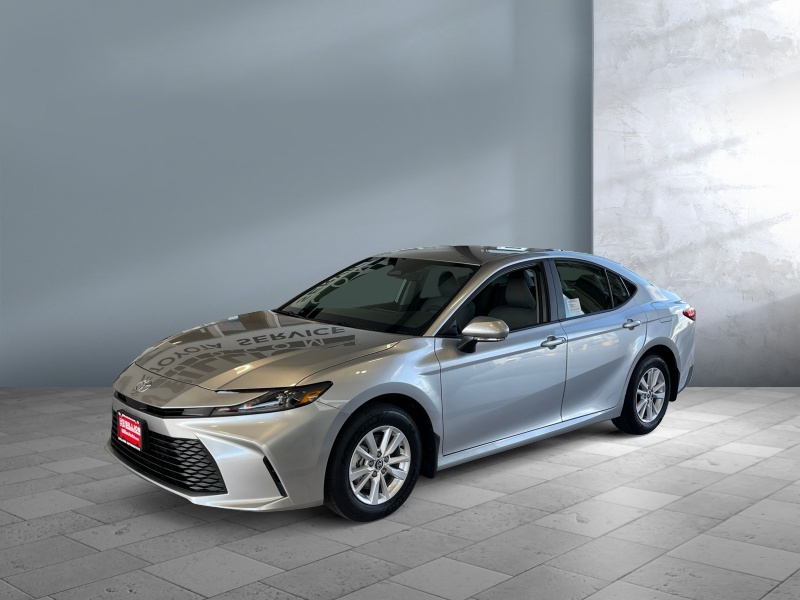 2026 Toyota Camry LE's photo