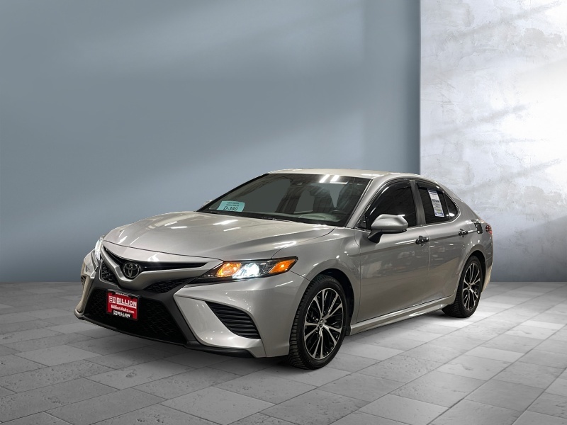 Used 2018 Toyota Camry XLE Car