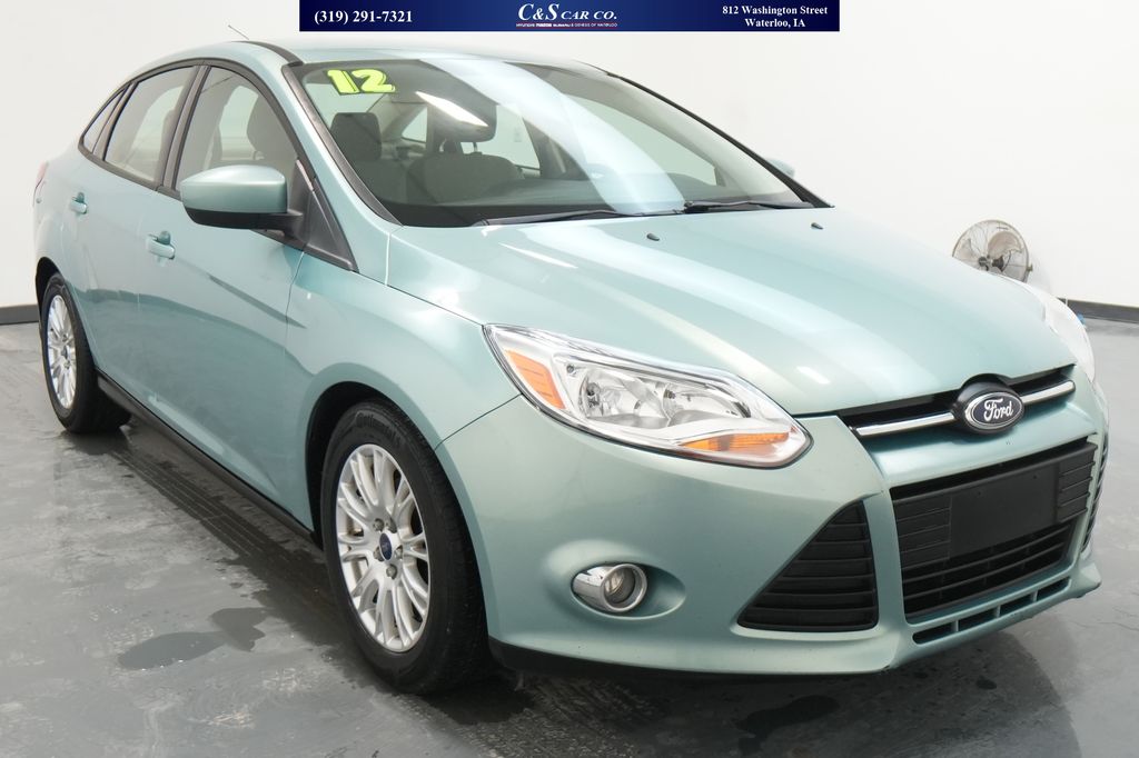 2012 Ford Focus SE's photo