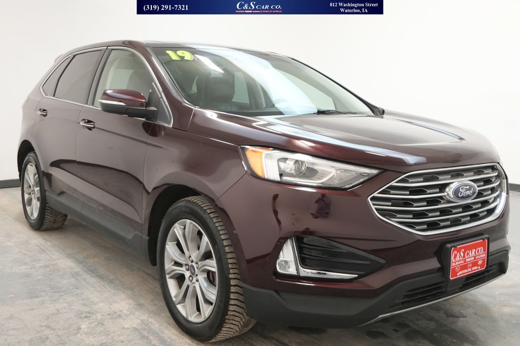 2019 Ford Edge Titanium's photo
