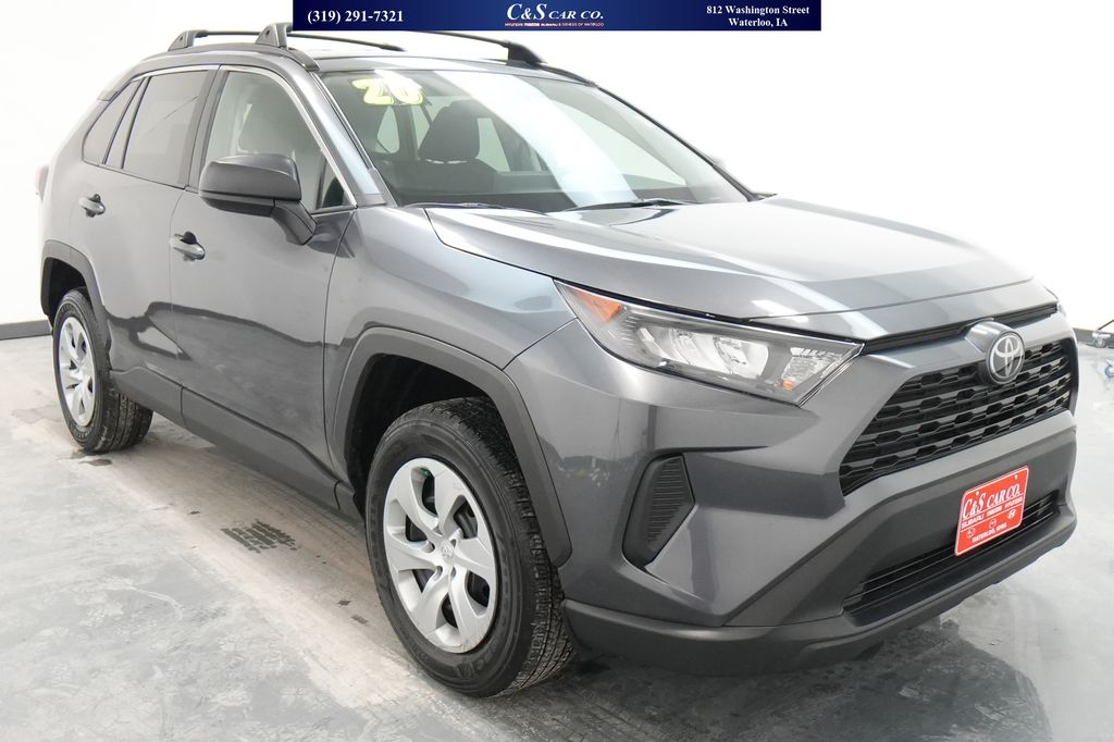 2020 Toyota RAV4 LE's photo