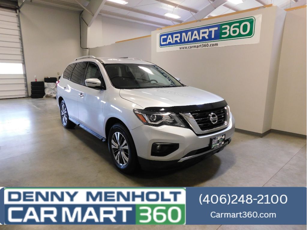2019 Nissan Pathfinder SV's photo