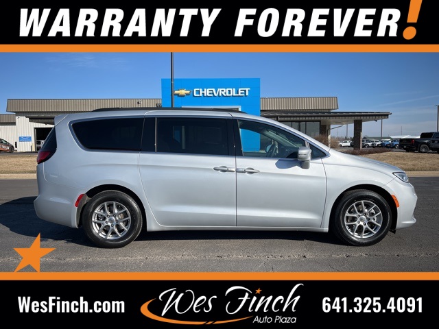 Used 2022 Chrysler Pacifica Touring