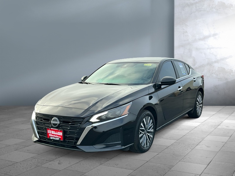 Used 2025 Nissan Altima SV Car