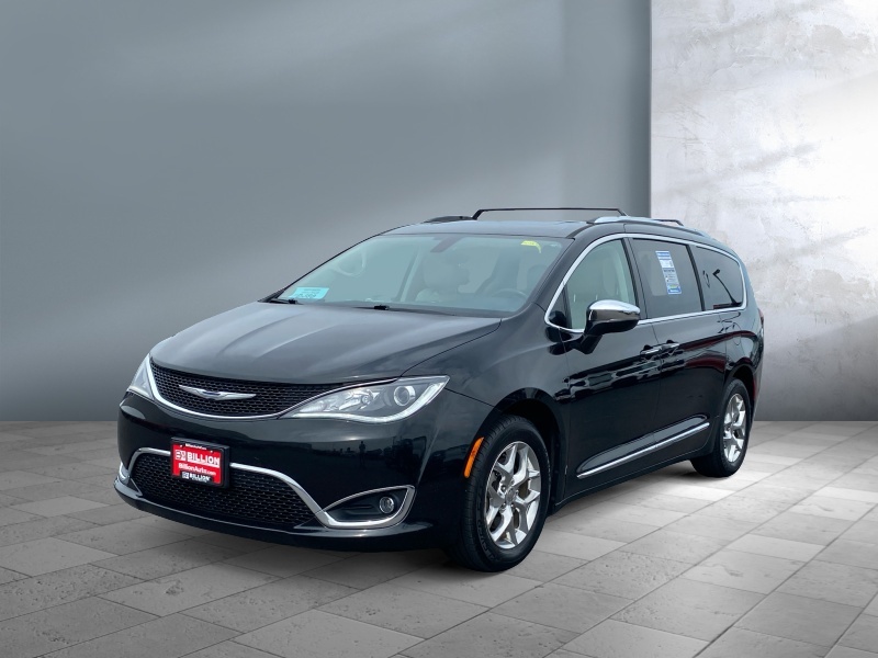 Used 2017 Chrysler Pacifica Limited Van