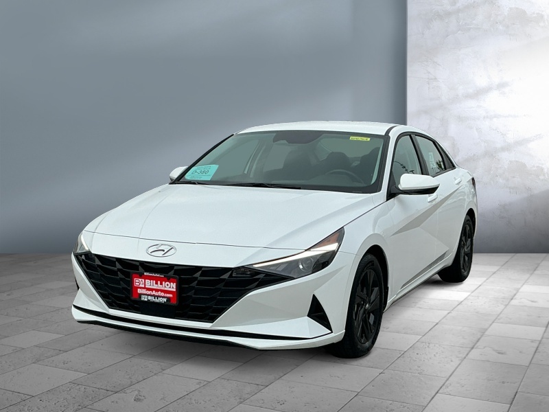 Used 2022 Hyundai Elantra SEL Car