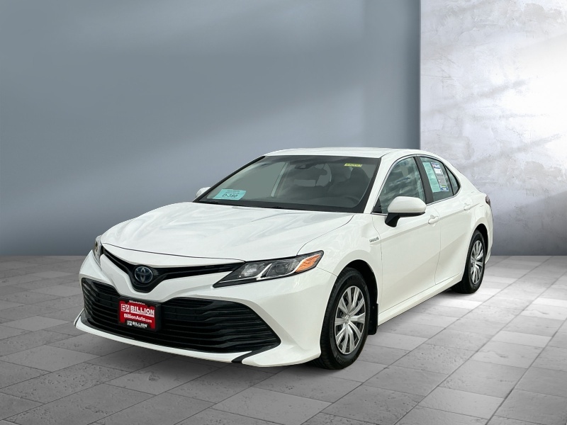 Used 2020 Toyota Camry Hybrid LE Car