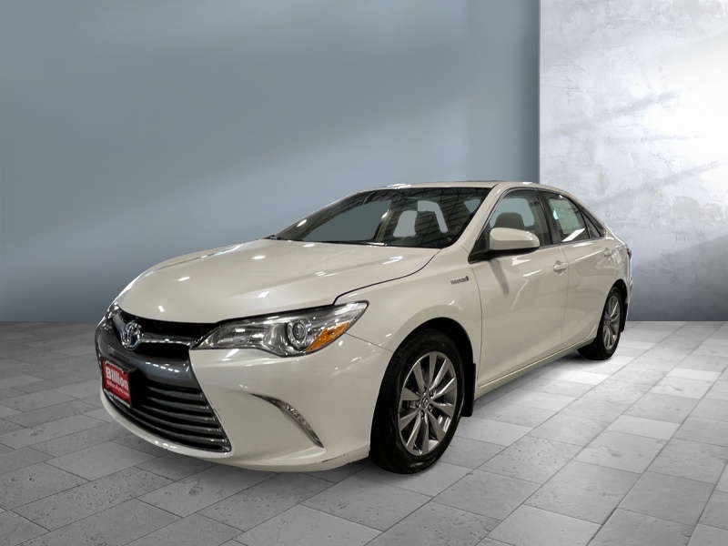 Used 2016 Toyota Camry Hybrid XLE Car