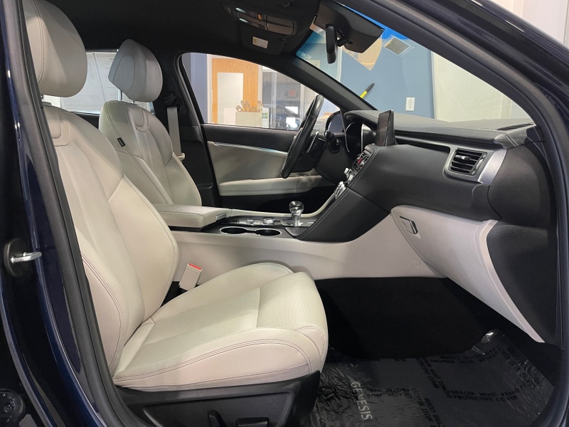 2023 Genesis G70