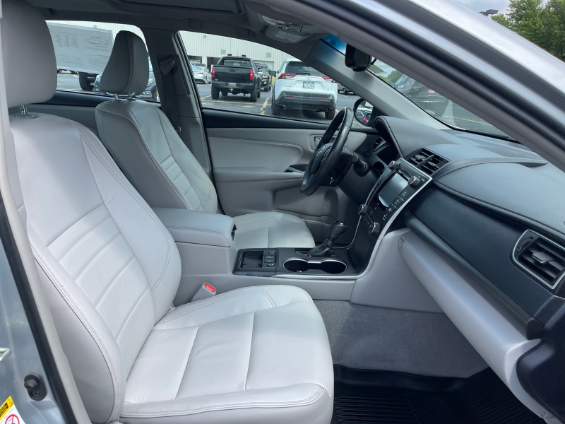 2016 Toyota Camry Hybrid