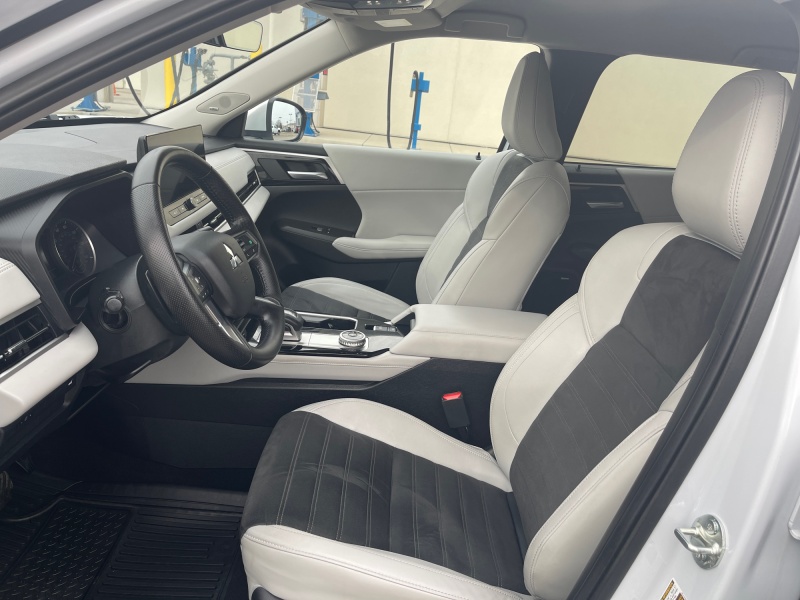 2025 Mitsubishi Outlander