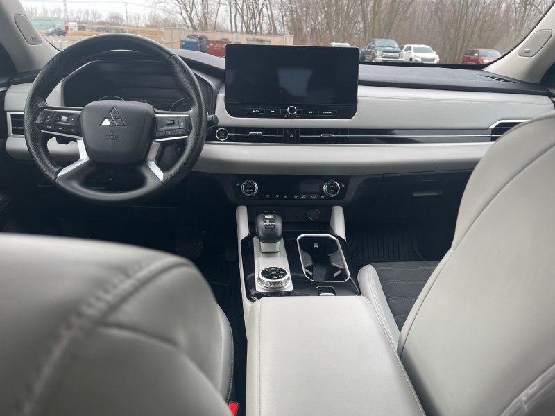 2025 Mitsubishi Outlander