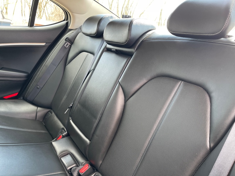 2025 Genesis G70