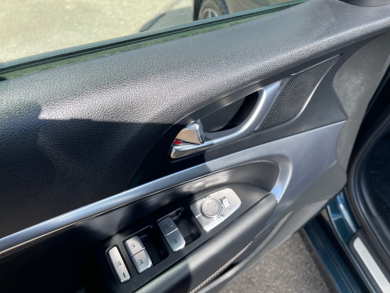 2025 Genesis G70