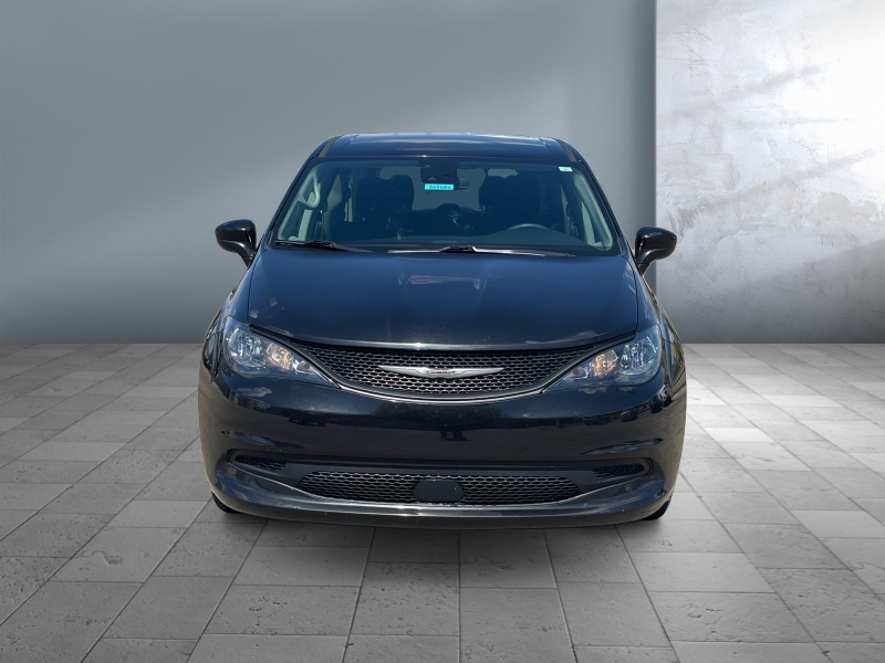 2023 Chrysler Voyager