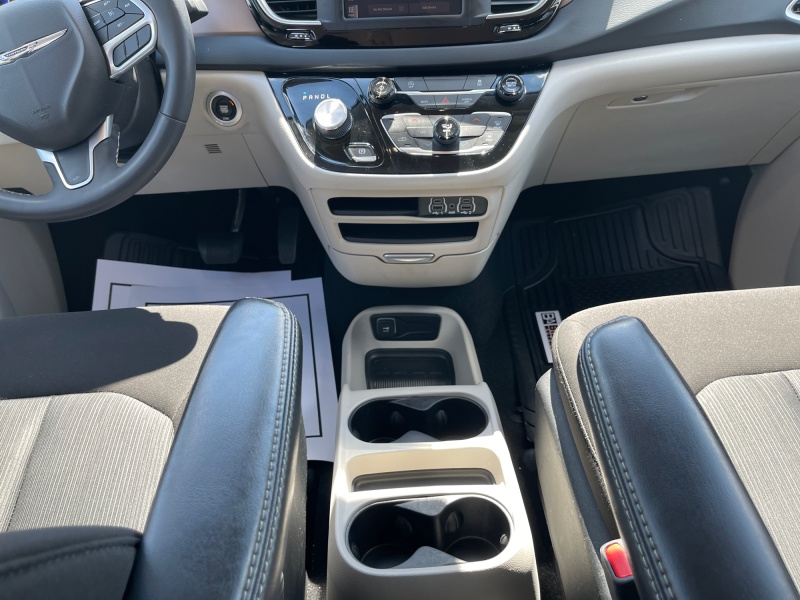 2023 Chrysler Voyager