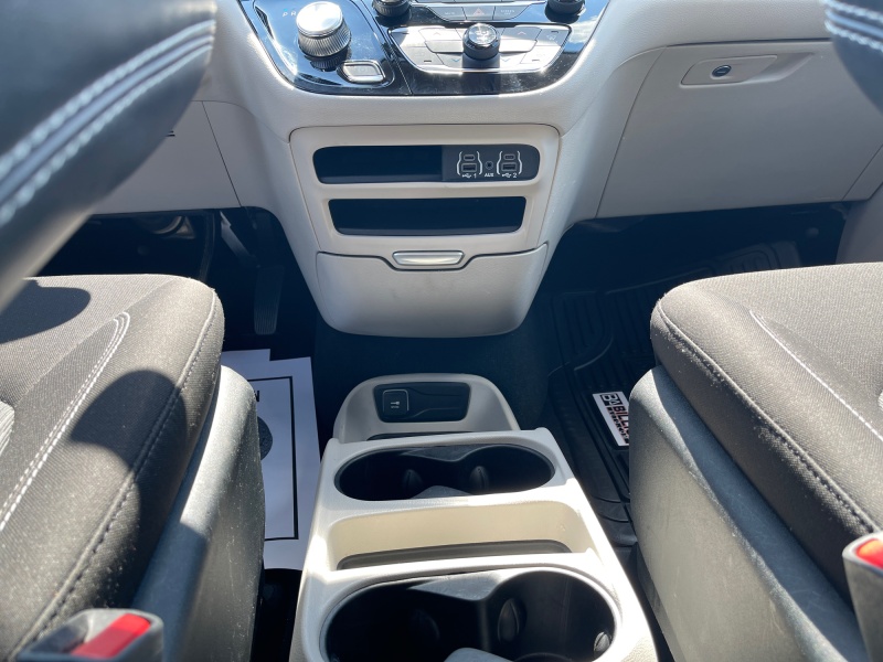 2023 Chrysler Voyager