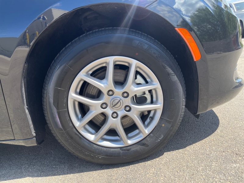 2023 Chrysler Voyager