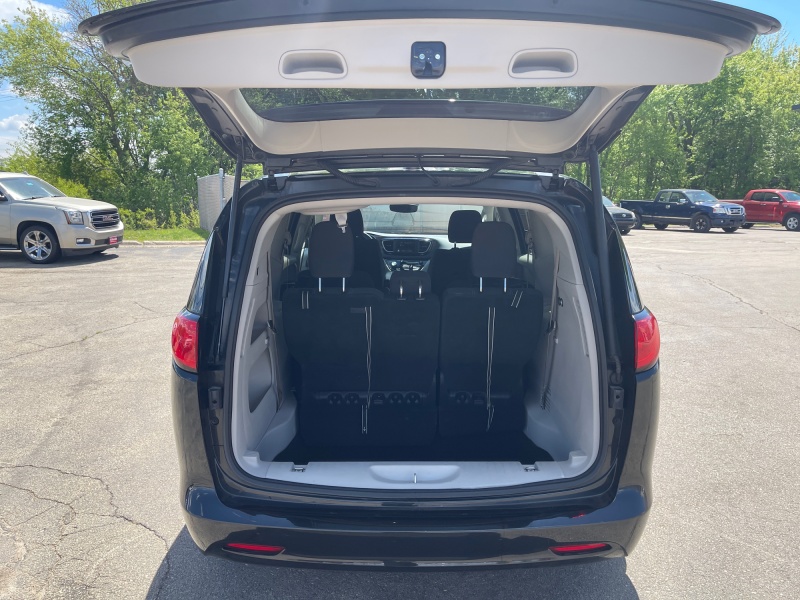 2023 Chrysler Voyager