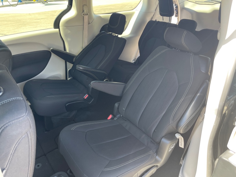 2023 Chrysler Voyager
