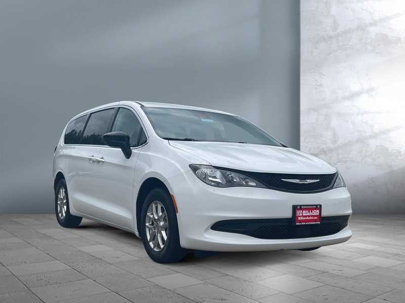 2024 Chrysler Voyager