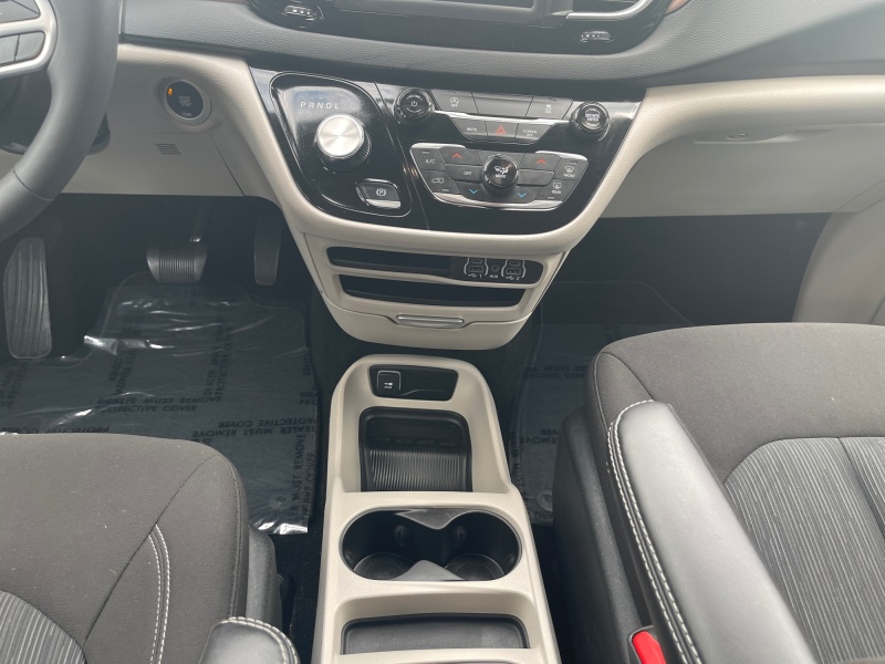 2024 Chrysler Voyager