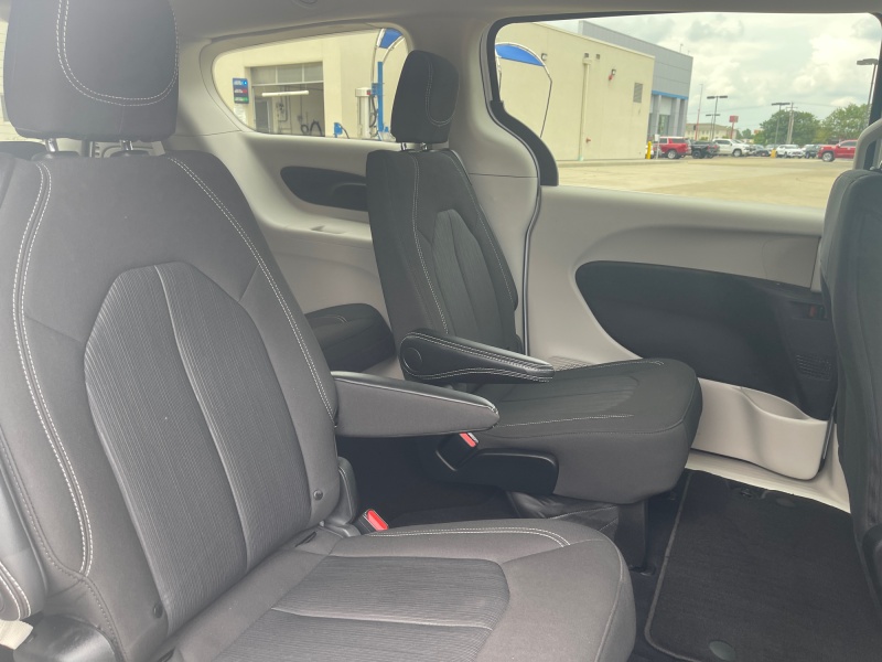 2024 Chrysler Voyager
