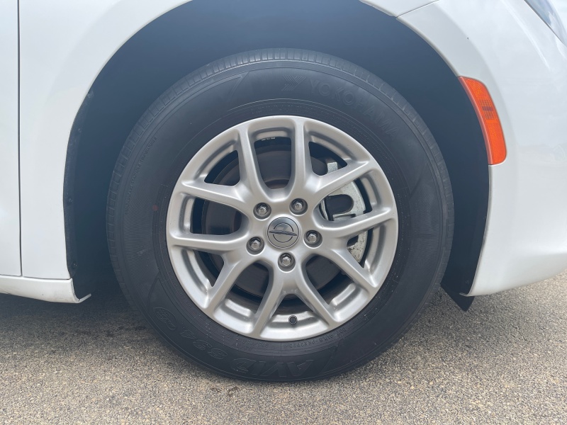 2024 Chrysler Voyager