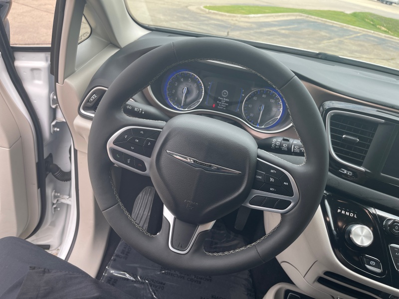 2024 Chrysler Voyager