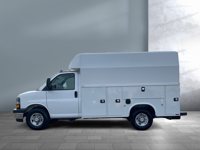 New 2025 Chevrolet Express Commercial Cutaway 3500 Van 139 Vans
