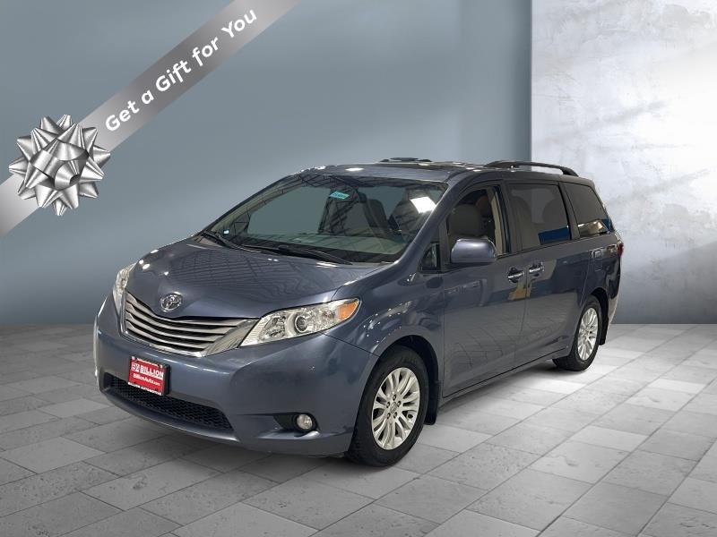 Used 2017 Toyota Sienna XLE Vans