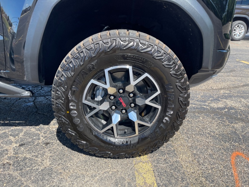 2025 GMC Canyon