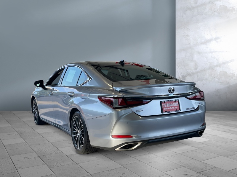 2022 Lexus ES