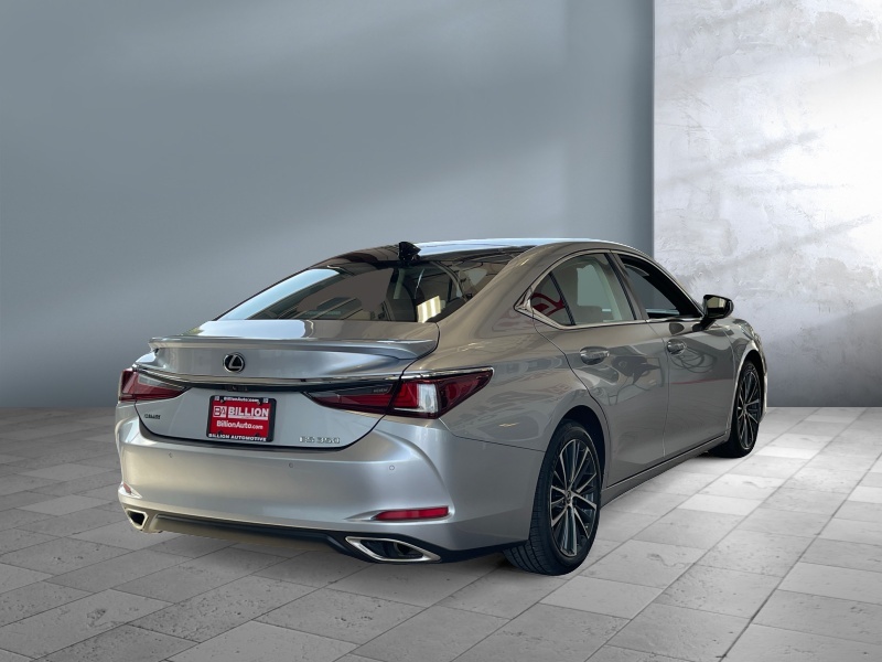 2022 Lexus ES