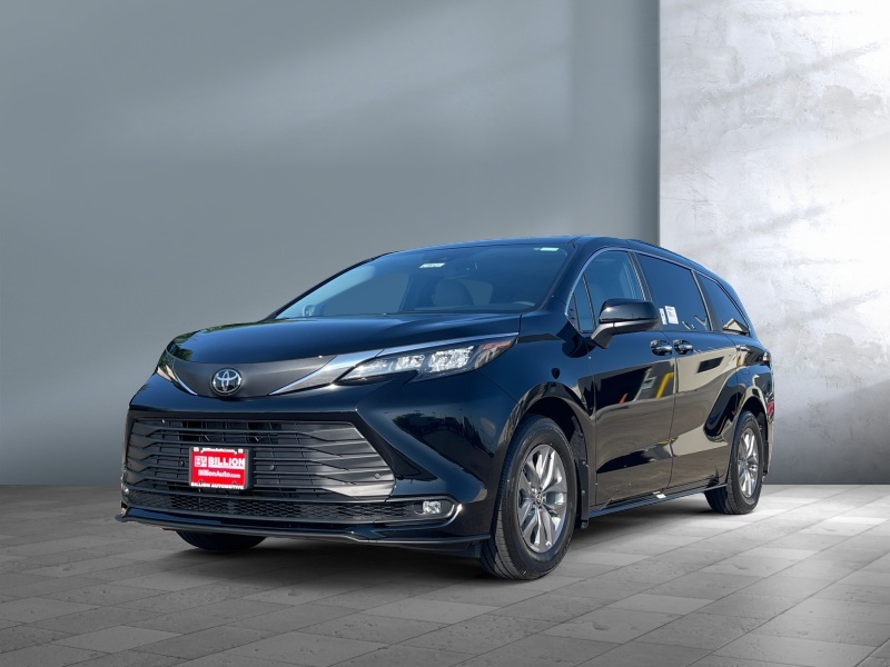 New 2026 Toyota Sienna XLE Vans