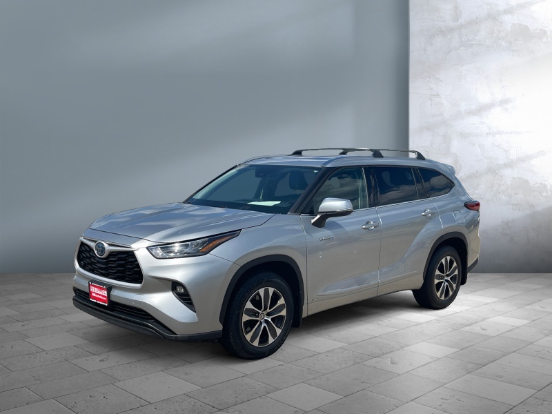 Used 2020 Toyota Highlander Hybrid XLE SUVs