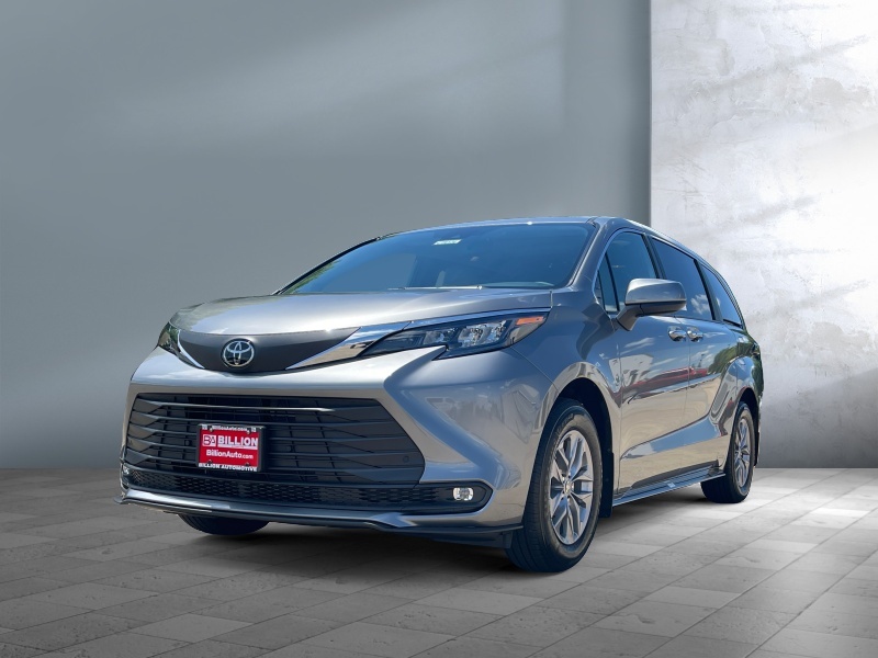New 2026 Toyota Sienna XLE Vans