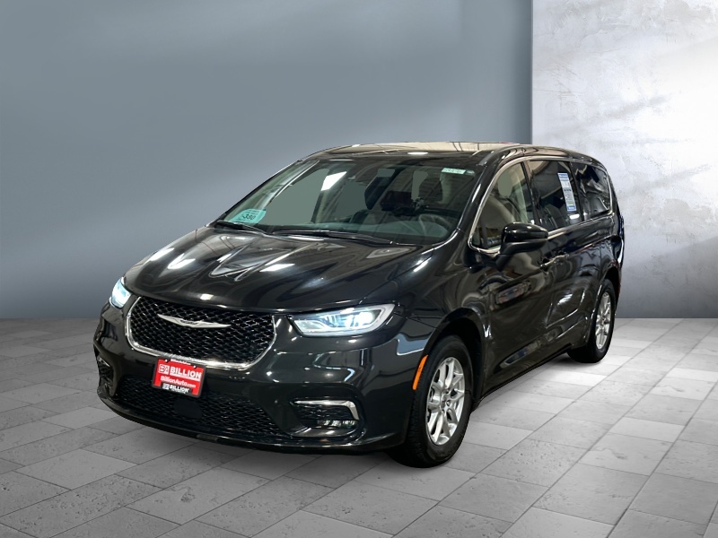 Used 2023 Chrysler Pacifica Touring L Van