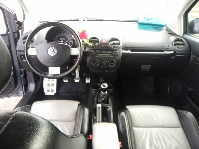 2004 Volkswagen New Beetle Coupe