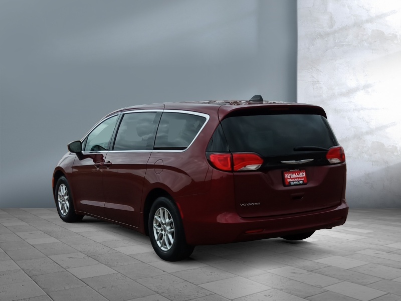 2023 Chrysler Voyager