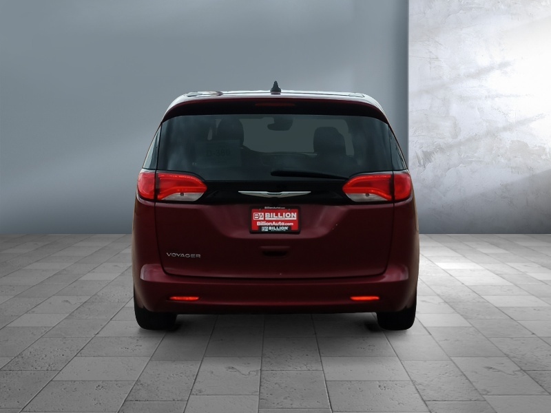 2023 Chrysler Voyager