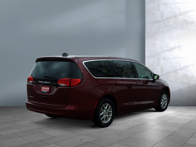 2023 Chrysler Voyager