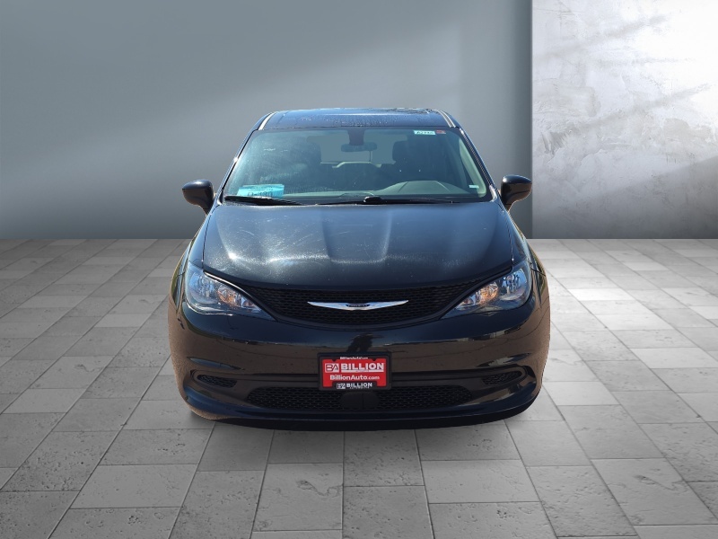 2022 Chrysler Voyager