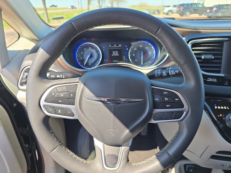 2022 Chrysler Voyager