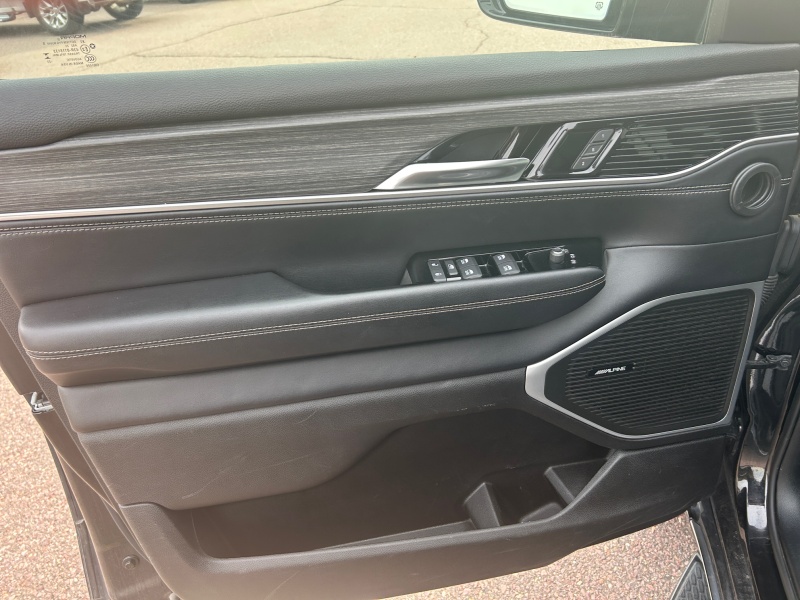 2023 Jeep Wagoneer L