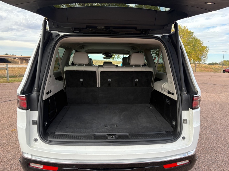 2024 Jeep Wagoneer L