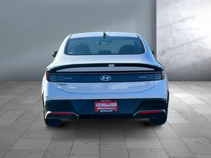 2025 Hyundai Sonata Hybrid