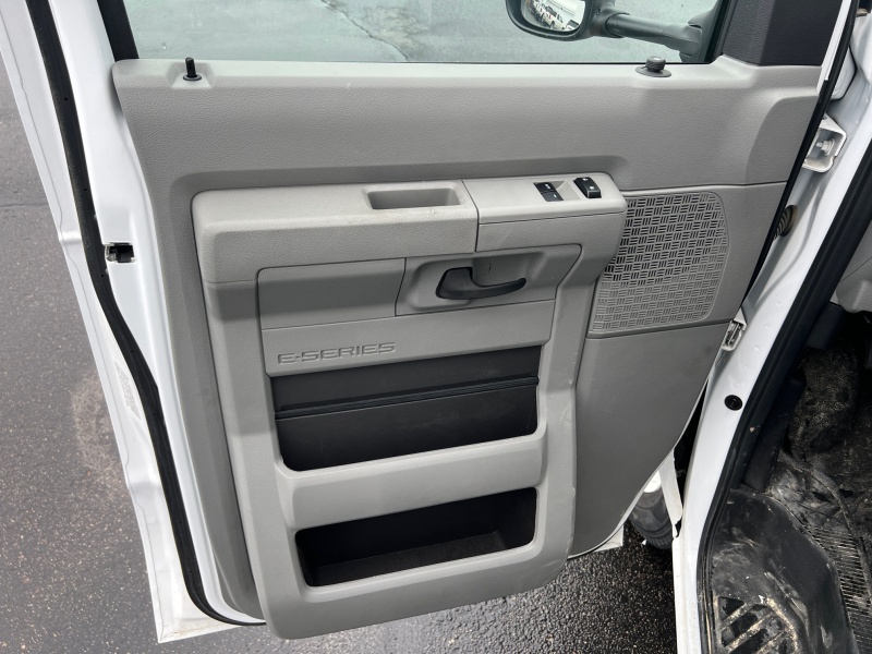 2024 Ford E-Series Cutaway