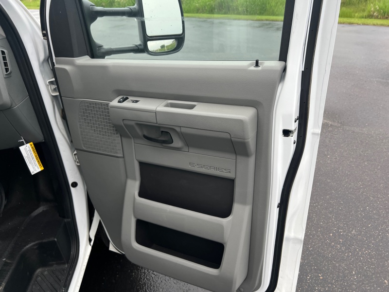2024 Ford E-Series Cutaway