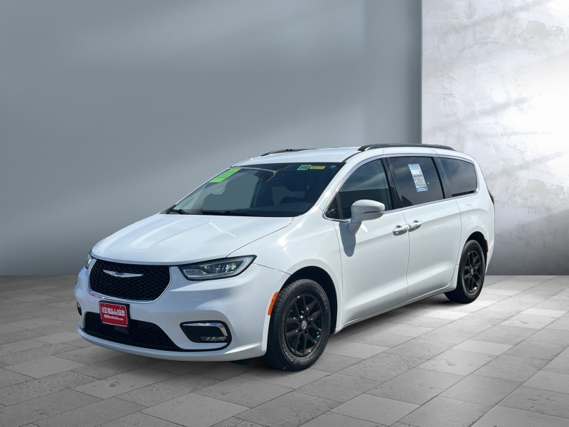 Used 2022 Chrysler Pacifica Touring L Vans